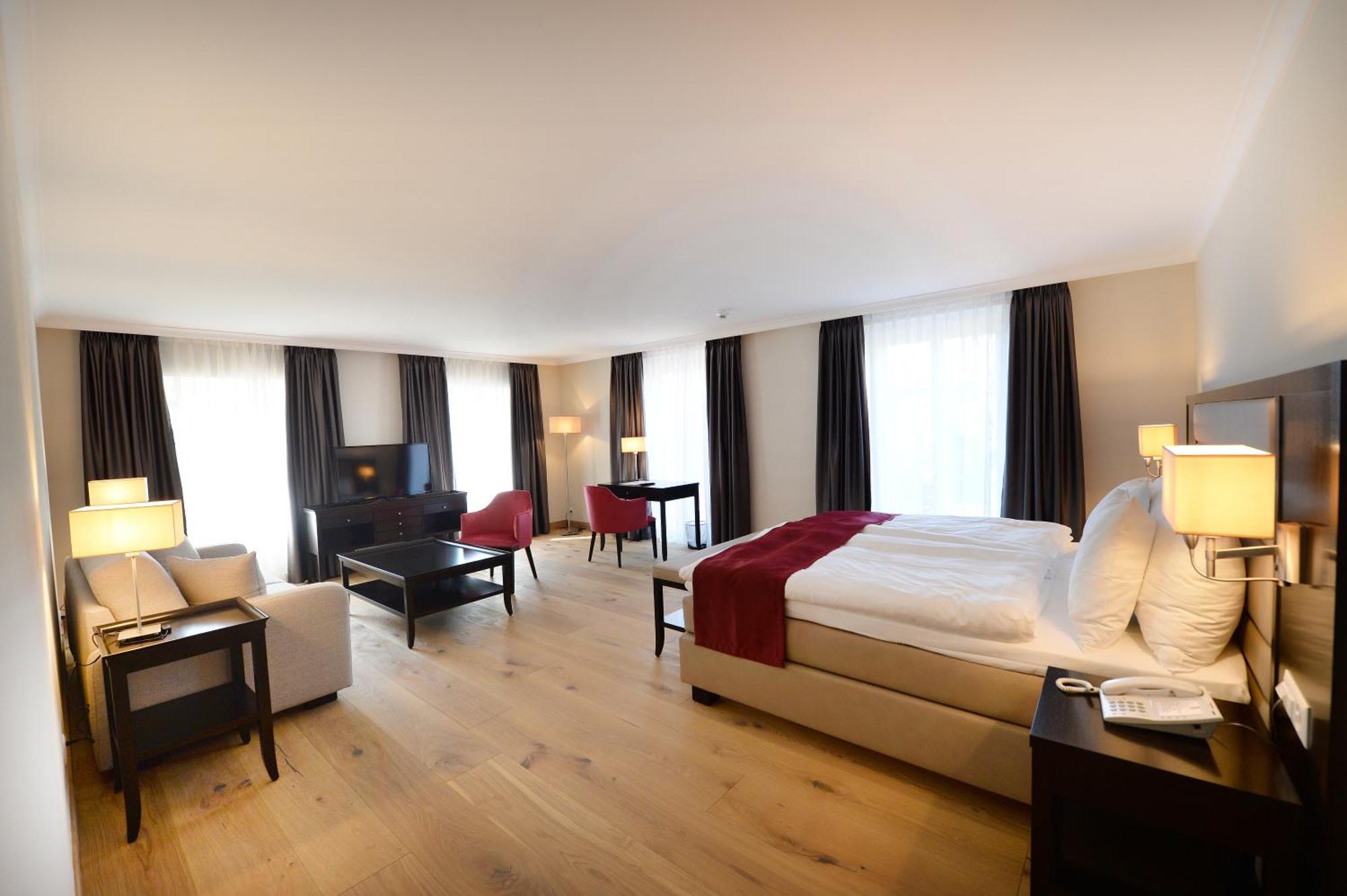 איוורדון לה באן Hotel La Prairie, Swiss Bike Hotel מראה חיצוני תמונה