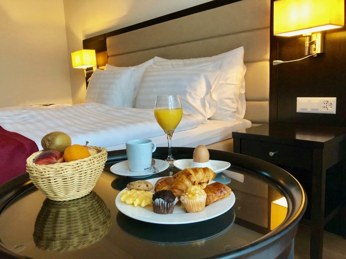 איוורדון לה באן Hotel La Prairie, Swiss Bike Hotel מראה חיצוני תמונה